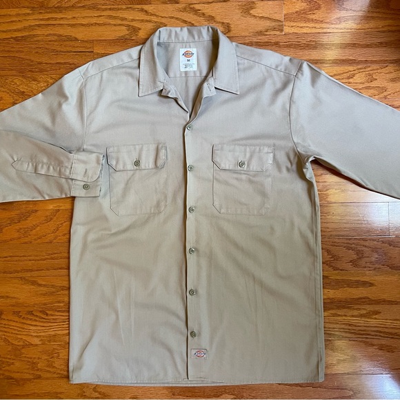 Dickies Mens size medium long sleeve Khaki work shirt. - Picture 6 of 7